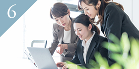 仕事や抜け出せない用事の最中でも、ちょっとした合間に参加ができます。